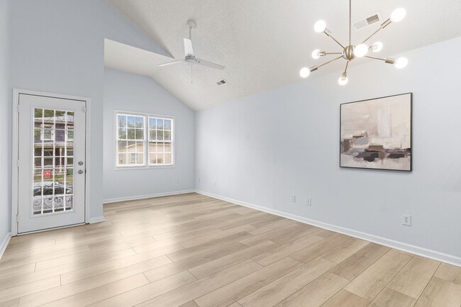 Building Photo - 318 Wright St