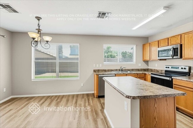 Building Photo - 3035 E Santa Rosa Dr