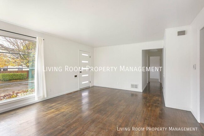 Building Photo - Stylish mid-century modern 3 bedroom in th...