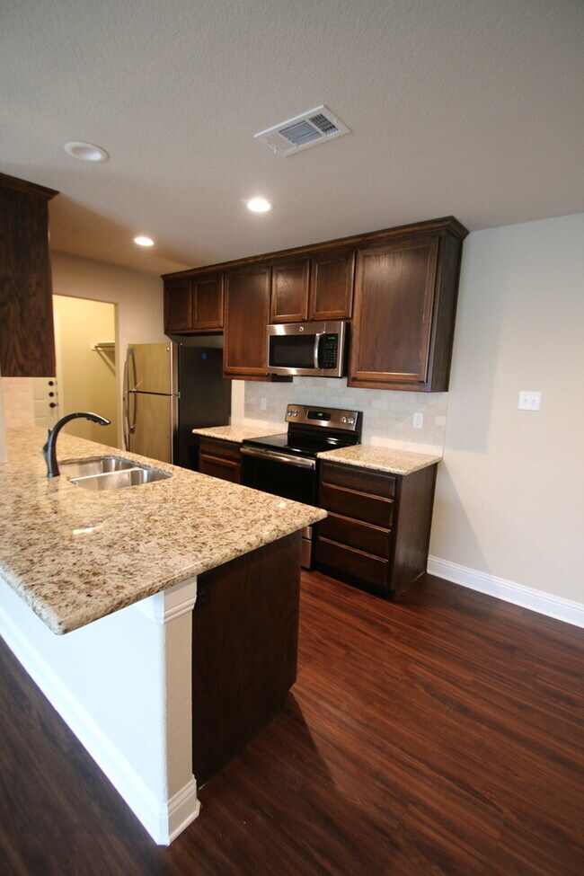 Building Photo - Coming Soon | 3BR/2BA West Fort Worth Home Near I-30, Camp Bowie & Lockheed Martin — Pets Welcome