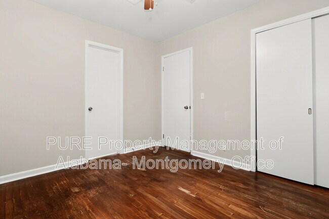 Foto del edificio - 4332 Sussex Dr