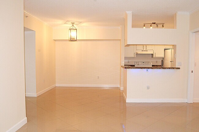 Foto del edificio - 11685 W Atlantic Blvd