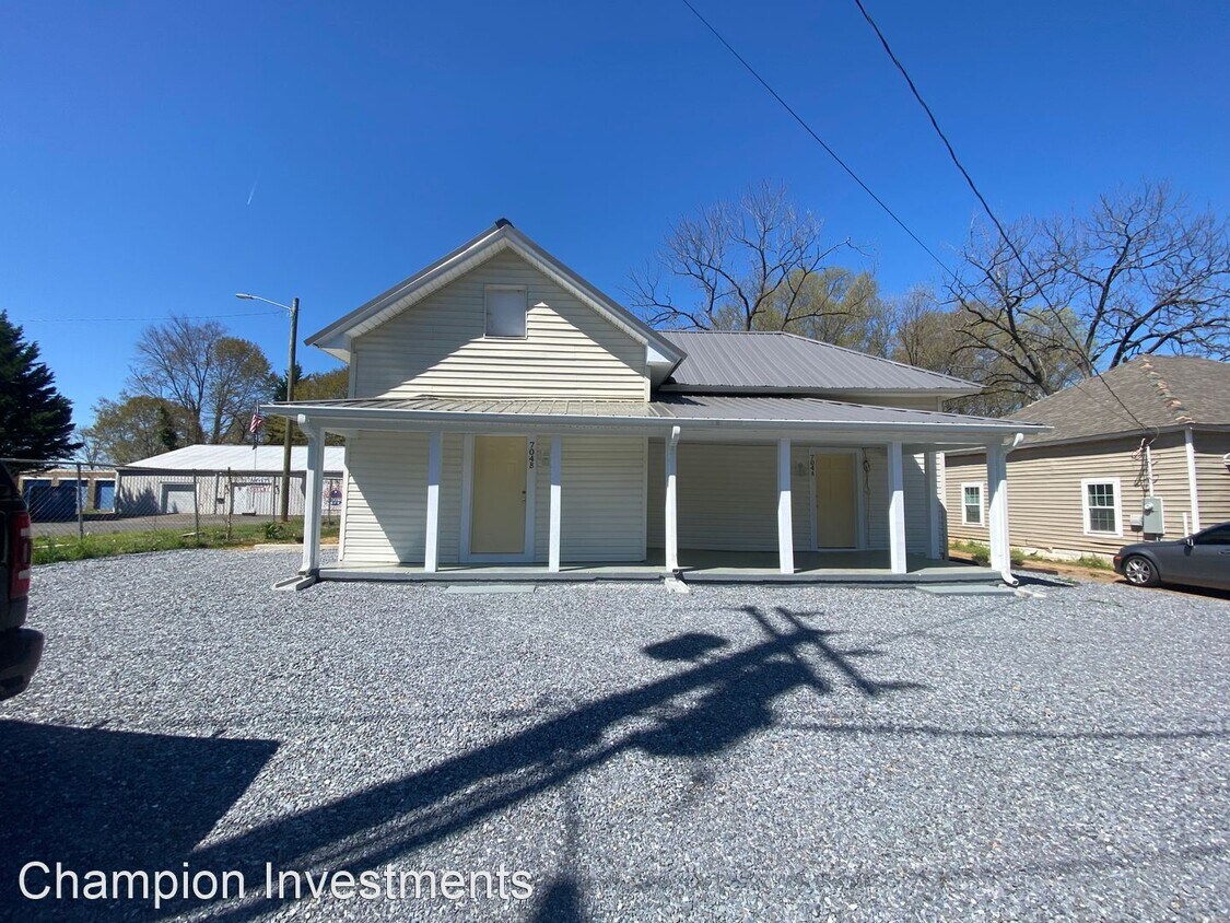 Primary Photo - 1 br, 1 bath House - 704-B South Morgan St