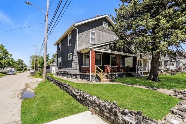 Foto del edificio - 732-734 Deshler Ave.