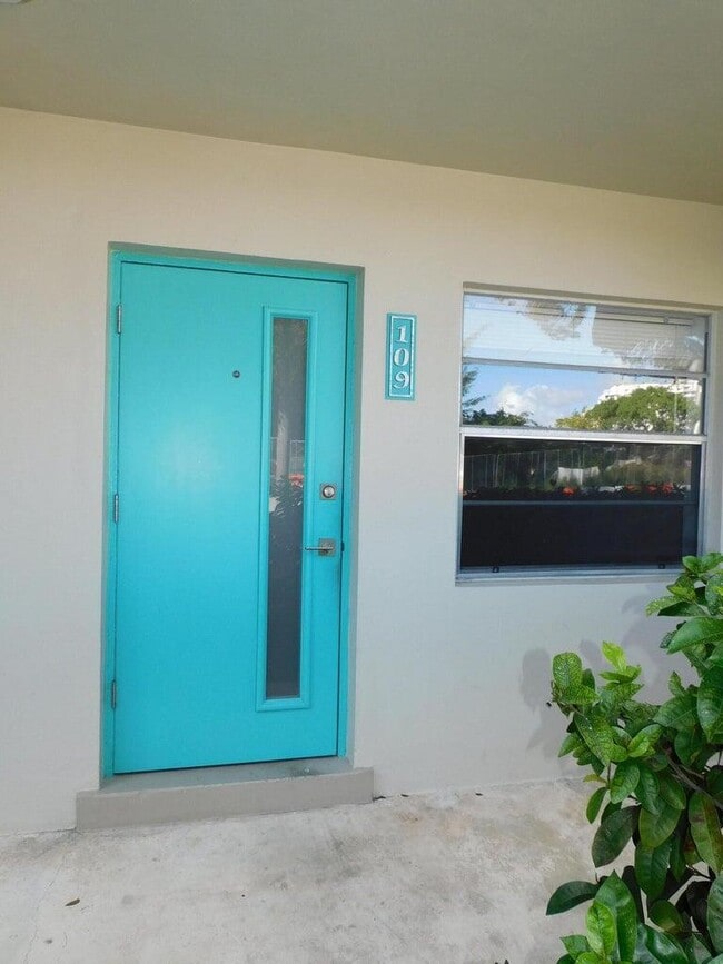 Building Photo - 640 SE 2nd Ave