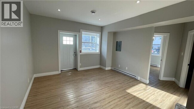 Photo du bâtiment - 69 E Main St