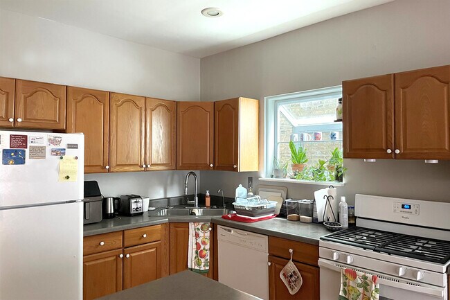 Foto del edificio - 3822 N Oakley Ave