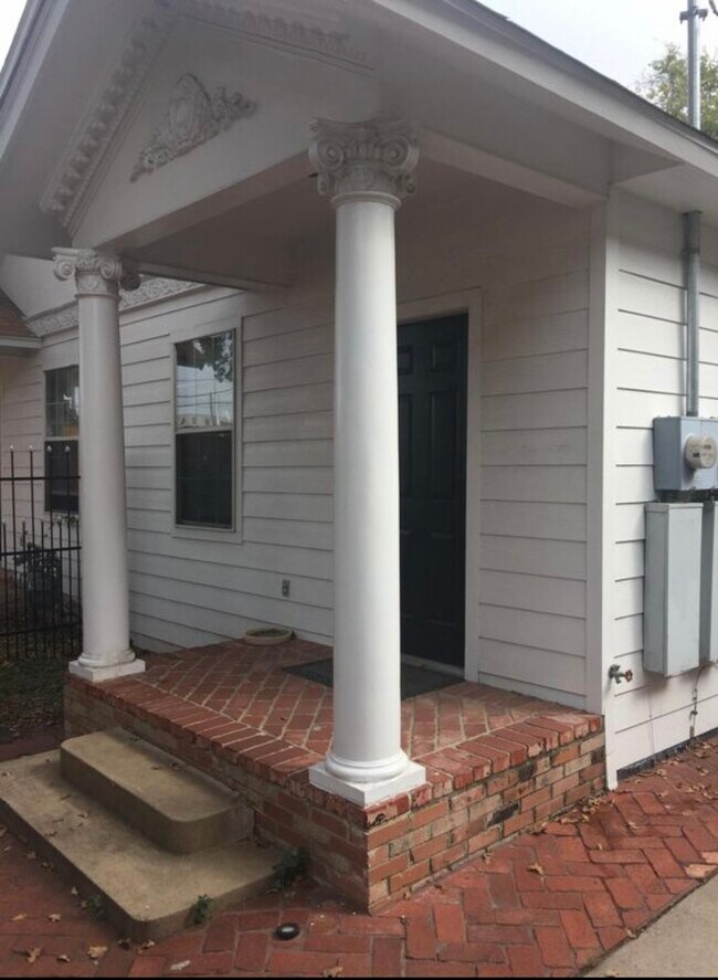 Front porch - 3404 San Jacinto St