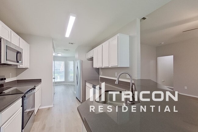 Building Photo - 755 Catalina Dr