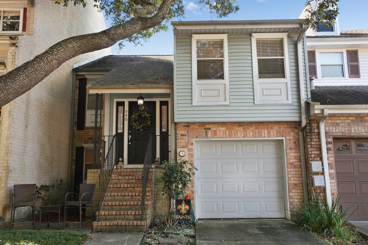 940 Old Metairie Pl, Metairie, LA 70001 Townhome Rentals in Metairie