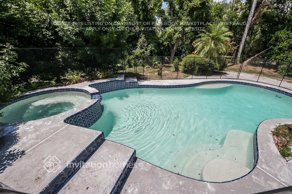 Foto del edificio - 7204 Lake Marsha Dr