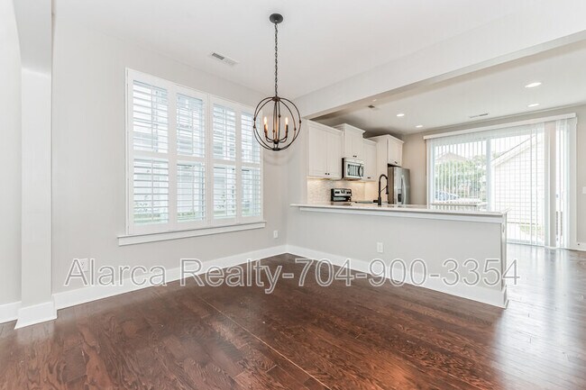 Foto del edificio - 3246 Moss Ln