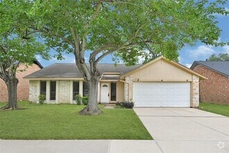 Building Photo - 2730 Mesquite Dr