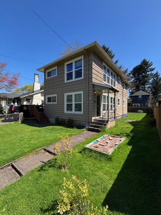 Building Photo - 9416 N Buchanan Ave
