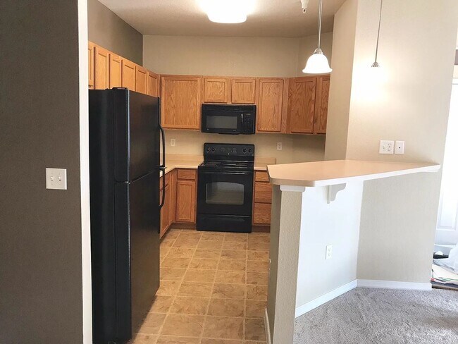 Foto del edificio - Beautiful 2 Bed, 2 Bath Condo in Great Loc...