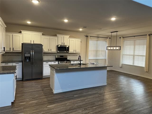 Building Photo - 2165 Barx Dr