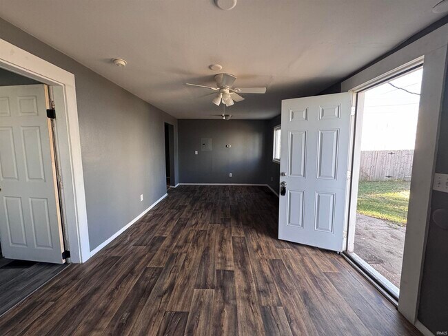 Foto del edificio - 401 N Monroe St