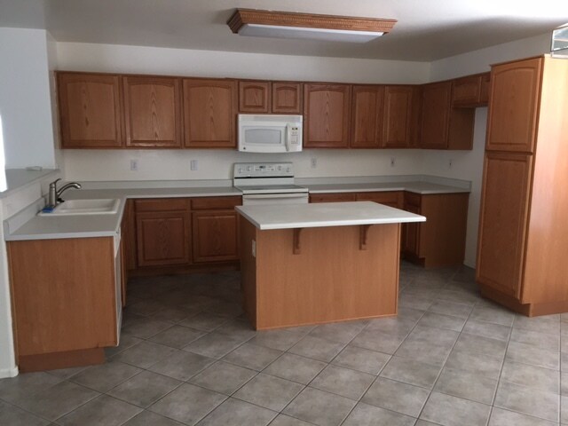 Kitchen - 43750 W Bedford Dr