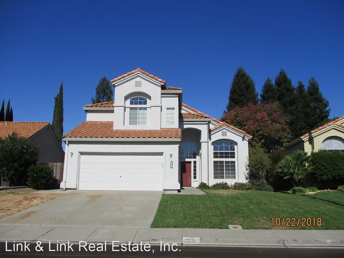 5 Br 3 Bath House 167 Suncrest House For Rent In Vacaville Ca Apartments Com