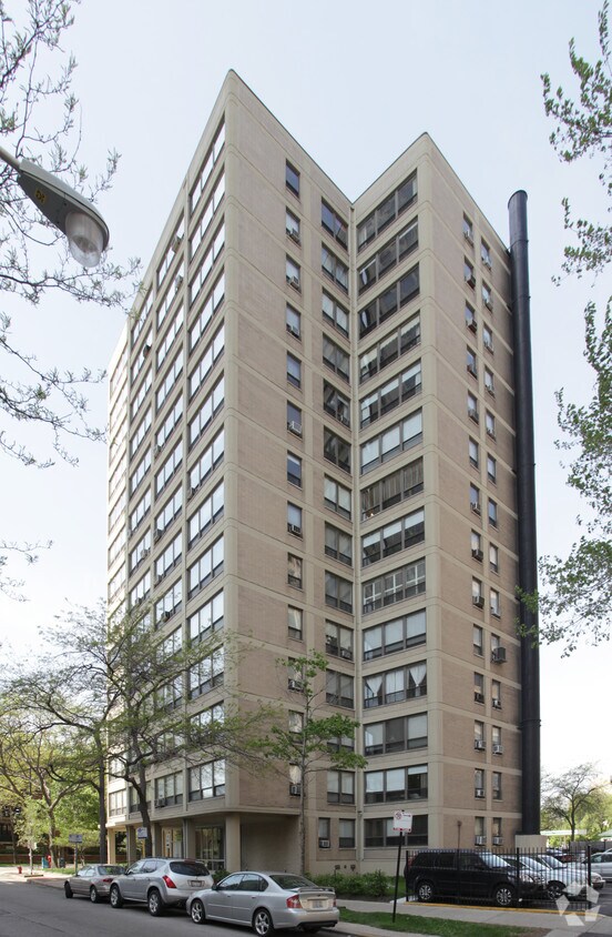 The Chippewa Apartments in Chicago, IL