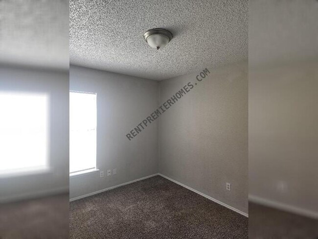 Building Photo - 3608 Garden Springs Dr