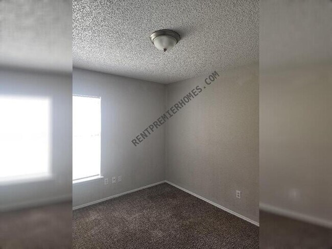 Foto del edificio - 3608 Garden Springs Dr