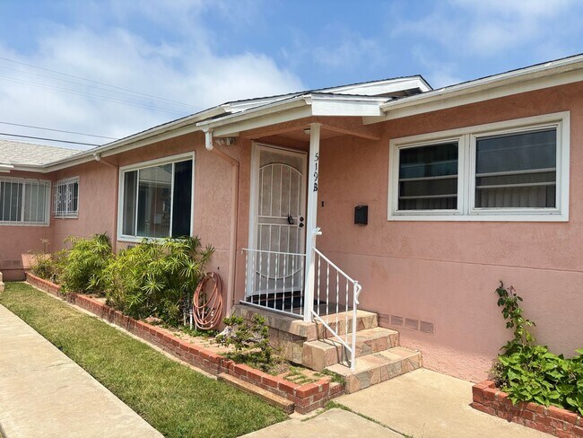 Foto del edificio - 2 bedrooms duplex in Chula Vista