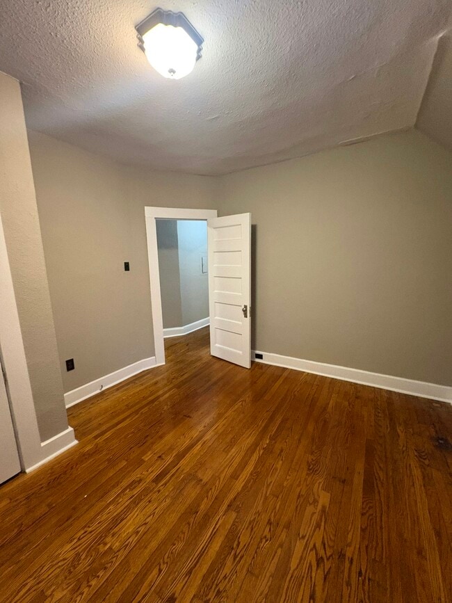 Foto del edificio - 509 Monroe Ave