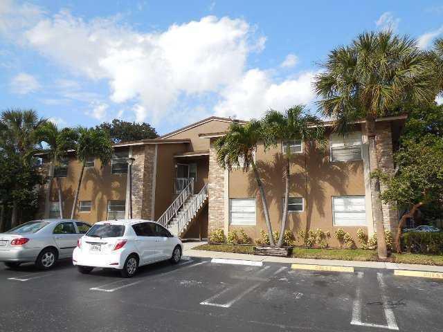 Building Photo - 8393 Royal Palm Blvd