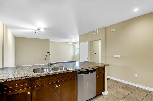 Foto del edificio - 629 Traction Ave