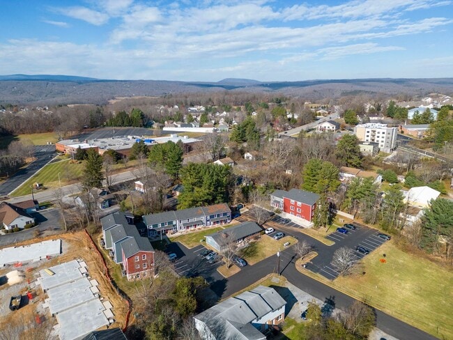 Interior Photo - 203-209 Tee Street