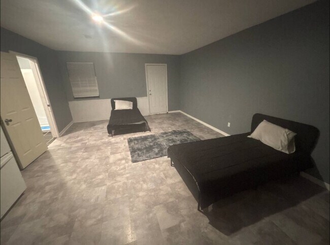 Studio, Private Entry - 4989 Thompson Mill Rd