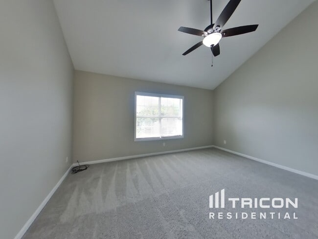 Building Photo - 1498 Wilderness Way