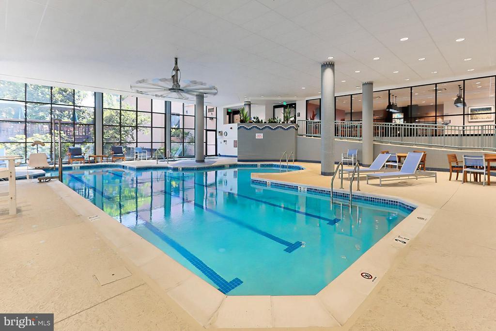 Foto principal - 5904 Mt Eagle Dr