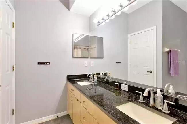 Foto del edificio - 15805 Stags Leap Dr