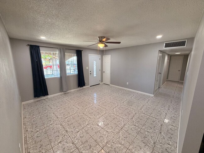 Foto del edificio - Single Story *NO* Carpet + *NO* HOA Avondale Home For Rent!