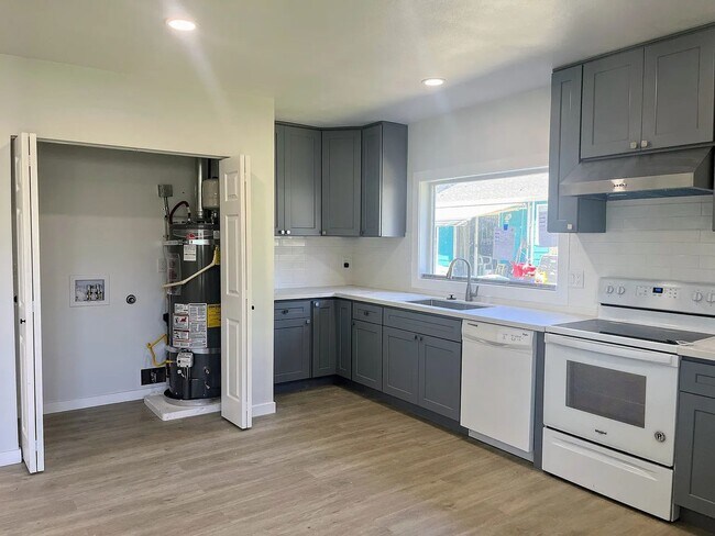 Foto del edificio - Kennydale 2-bedroom home