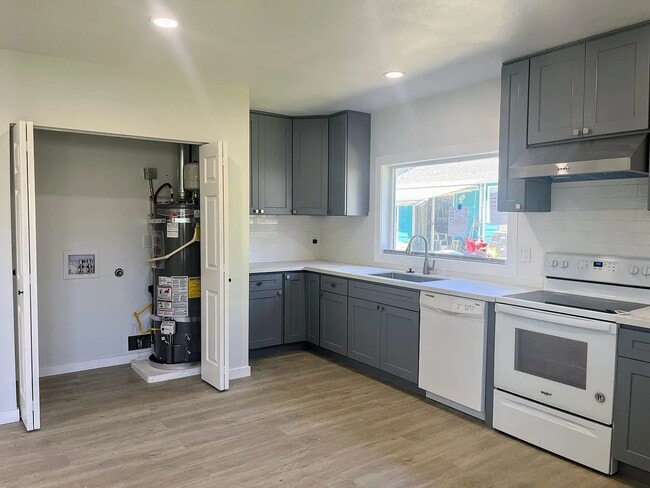 Building Photo - New construction Kennydale 2-bedroom home