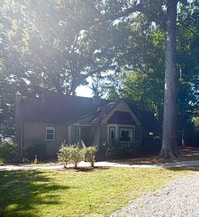 Foto del edificio - 832 Sand Hill Rd