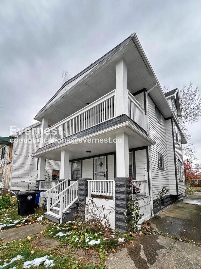 Foto del edificio - 2932 E 118th St