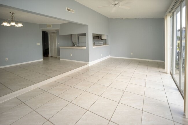Building Photo - 564 Orchid Dr