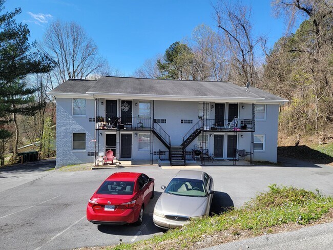 Building Photo - 105 Lemay Dr
