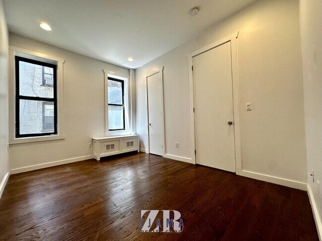 Foto del edificio - 410 Eastern Pkwy