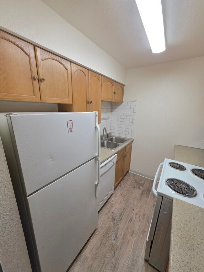 Foto del edificio - 6090 Olde Wadsworth Blvd