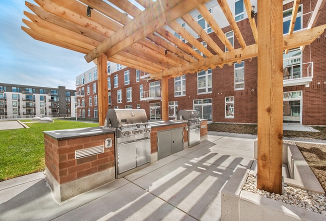 Building Photo - The North End