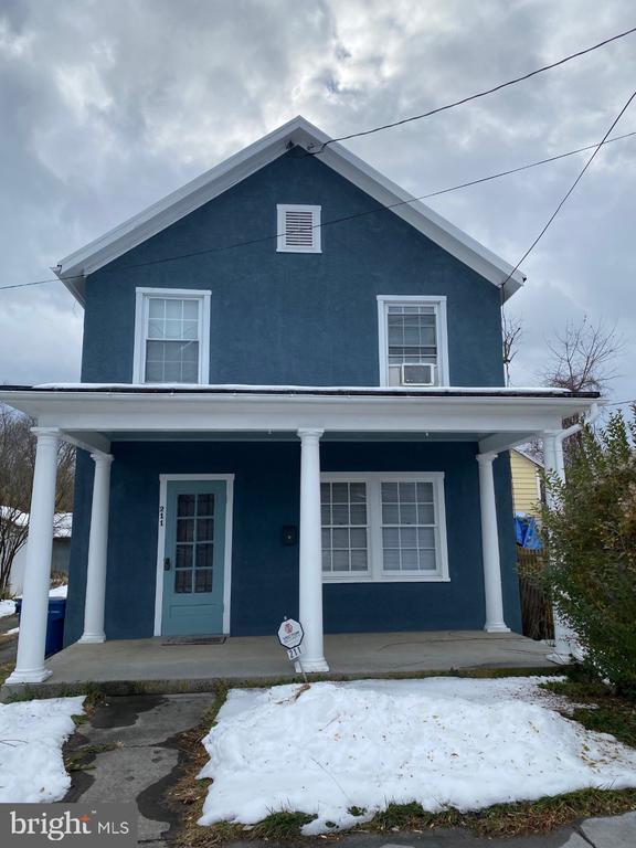 211 E Main St, Berryville, VA 22611 House Rental in Berryville, VA