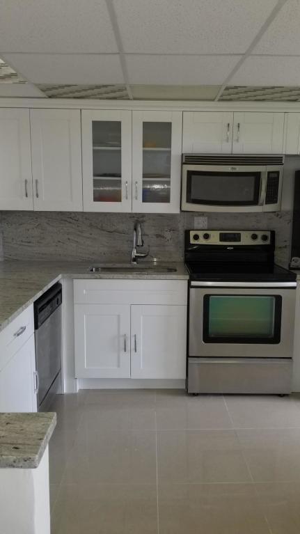 Building Photo - 3080 N Course Dr