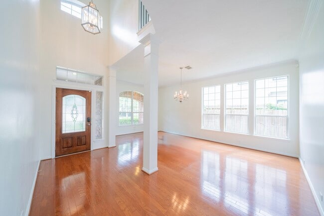 Foto del edificio - 1415 Sue Barnett Dr