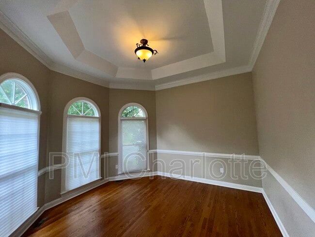 Building Photo - 4432 Shannamara Dr
