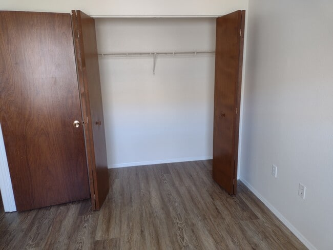 Building Photo - 7420 Pond Cir